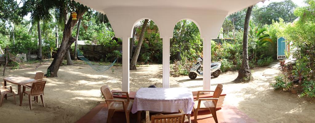 Hôtel Little White House à Trincomalee Extérieur photo