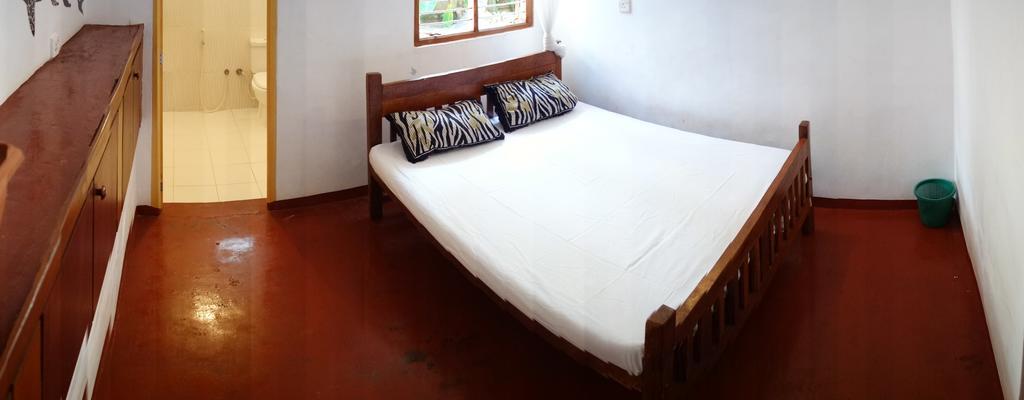Hôtel Little White House à Trincomalee Extérieur photo