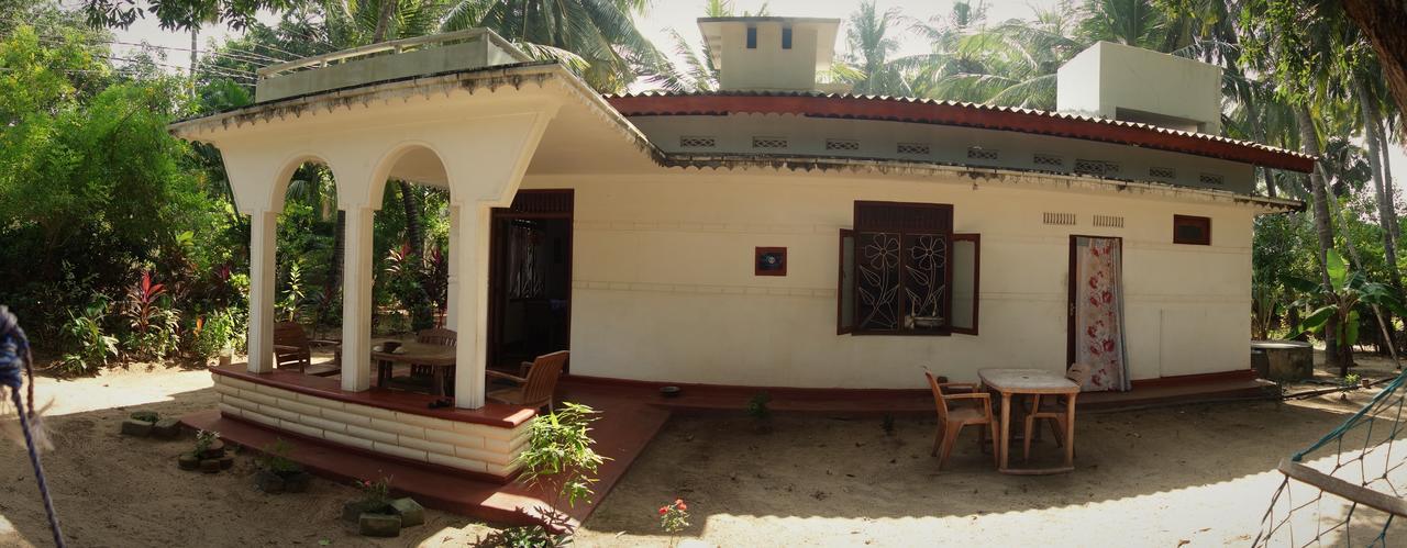 Hôtel Little White House à Trincomalee Extérieur photo